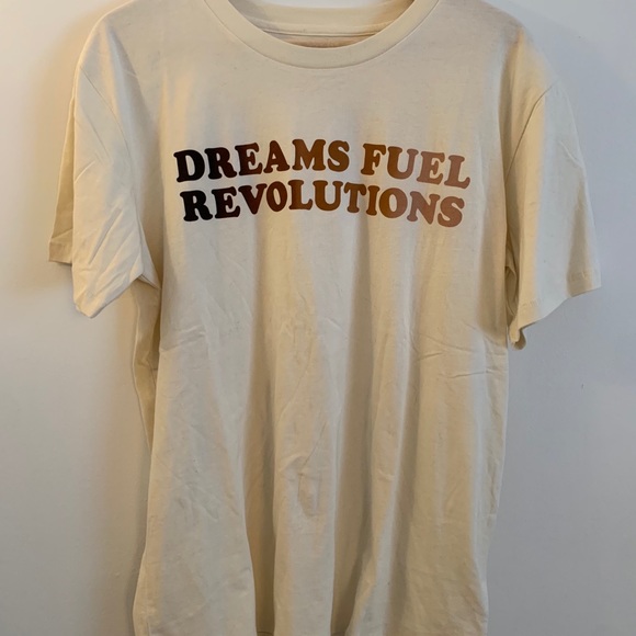 Dreams fuel revolutions tee - Picture 6 of 7